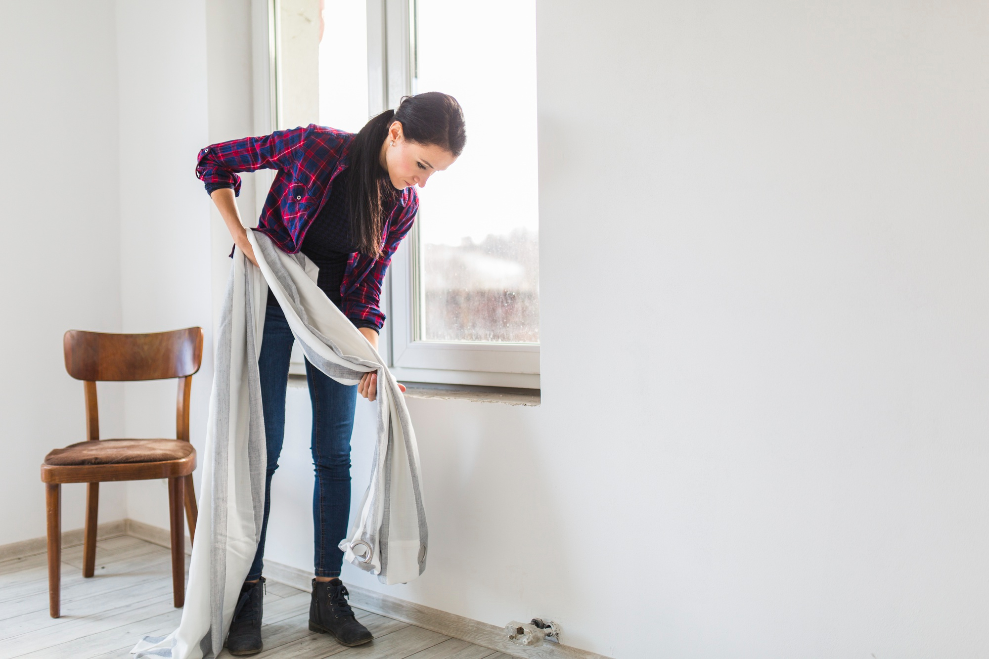 Skilled Drapery and Curtain Deodorizing and Sanitizing in Hernando County